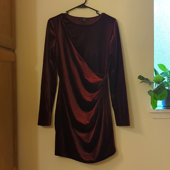 Red Velvet Dress - Picture 1 of 3